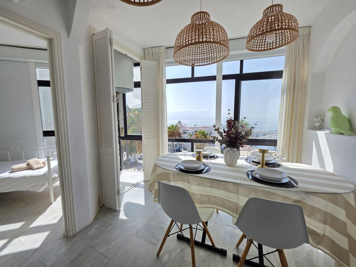 Se vende Apartamento Planta Media de 2 dormitorios en Costa Del Sol, Málaga, España
