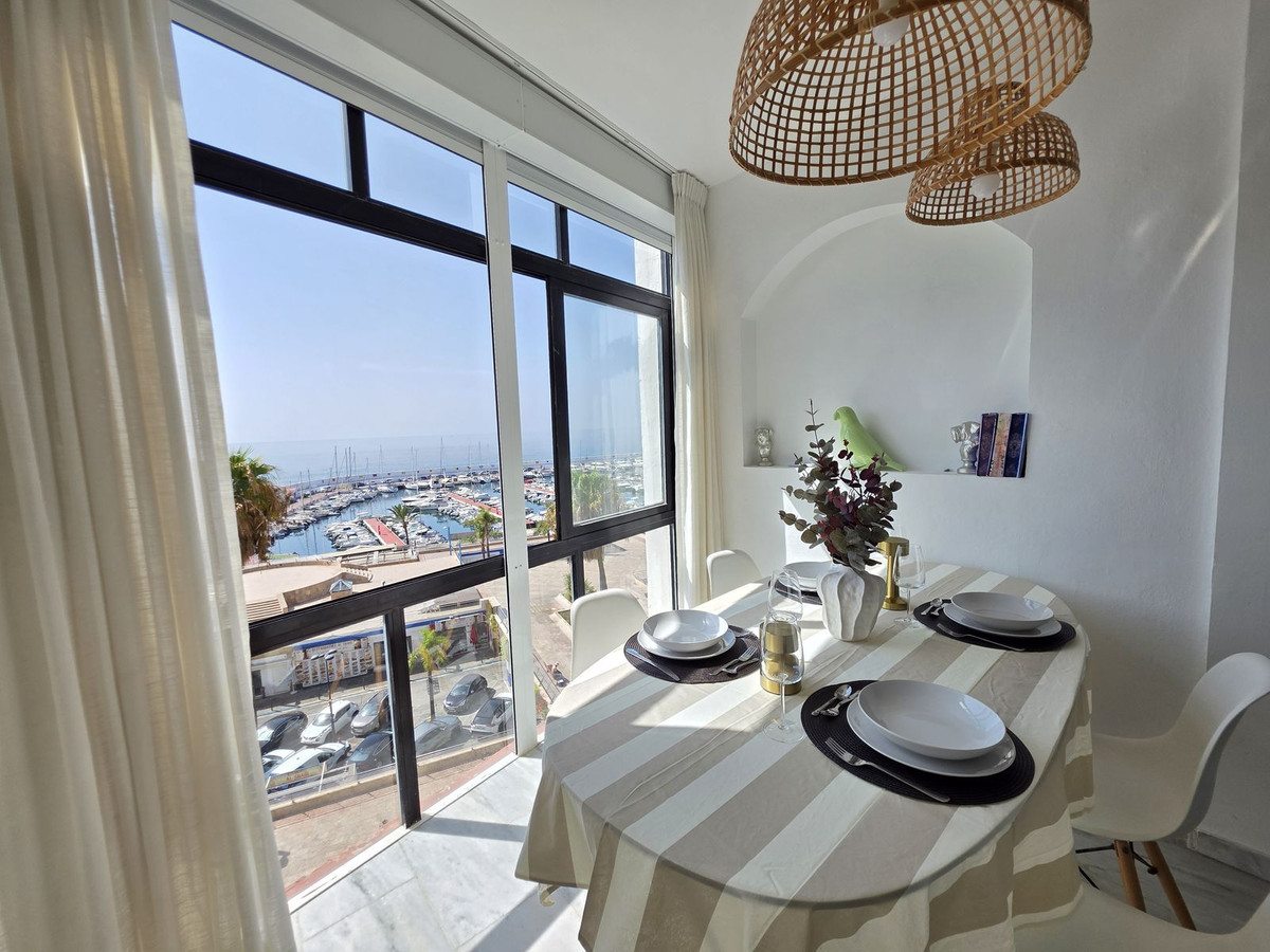 Se vende Apartamento Planta Media de 2 dormitorios en Costa Del Sol, Málaga, España
