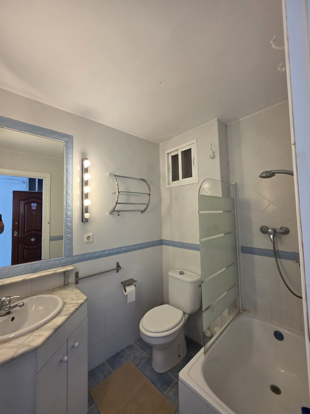 Se vende Apartamento Planta Media de 2 dormitorios en Costa Del Sol, Málaga, España