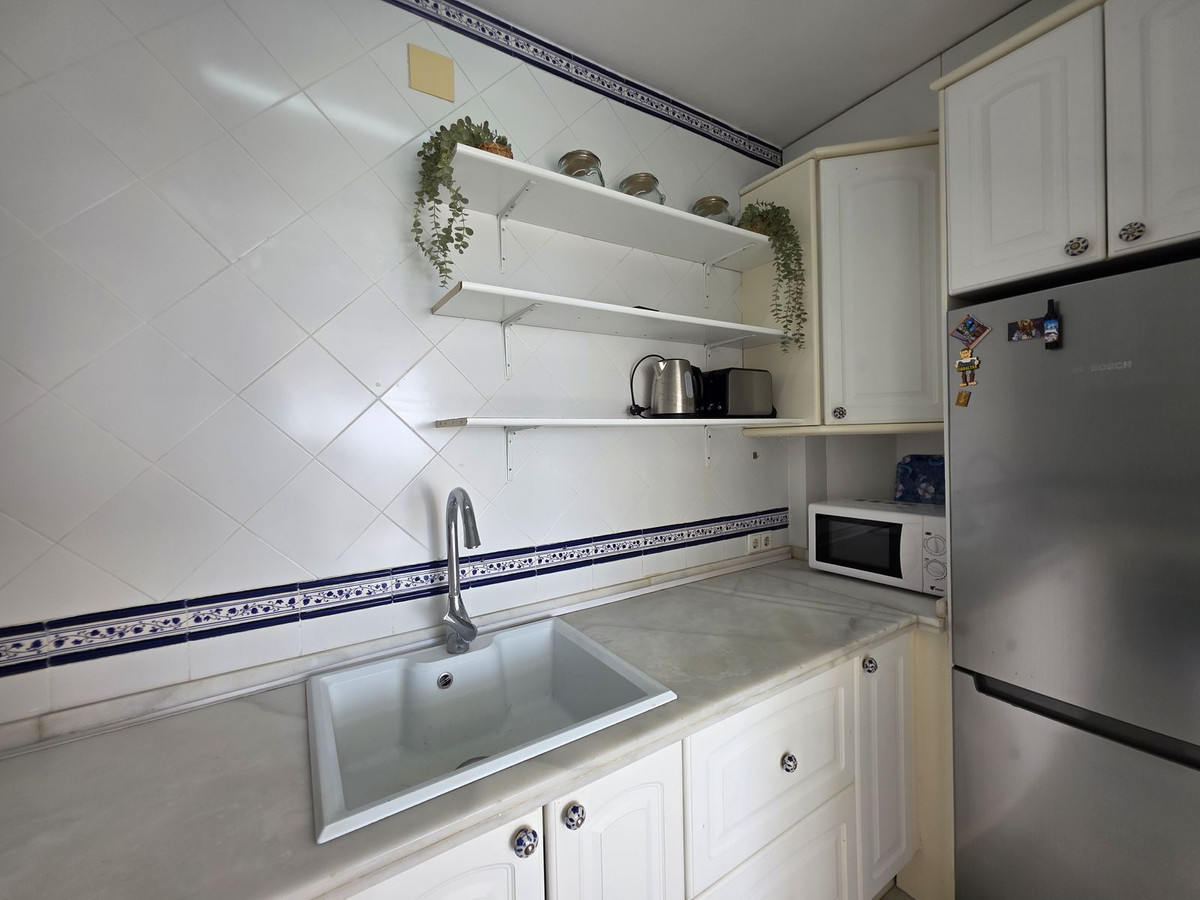 Se vende Apartamento Planta Media de 2 dormitorios en Costa Del Sol, Málaga, España
