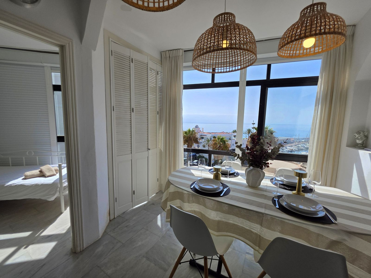Se vende Apartamento Planta Media de 2 dormitorios en Costa Del Sol, Málaga, España