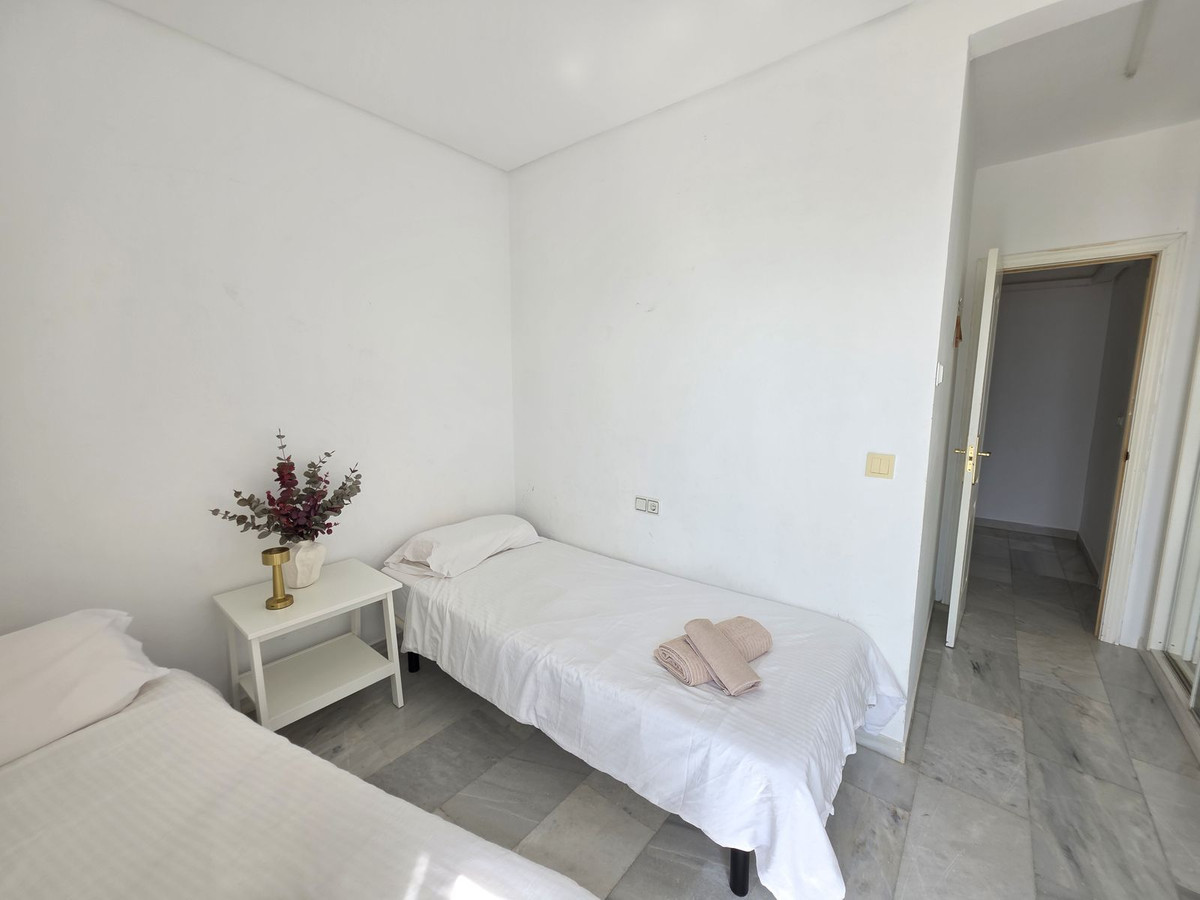Se vende Apartamento Planta Media de 2 dormitorios en Costa Del Sol, Málaga, España