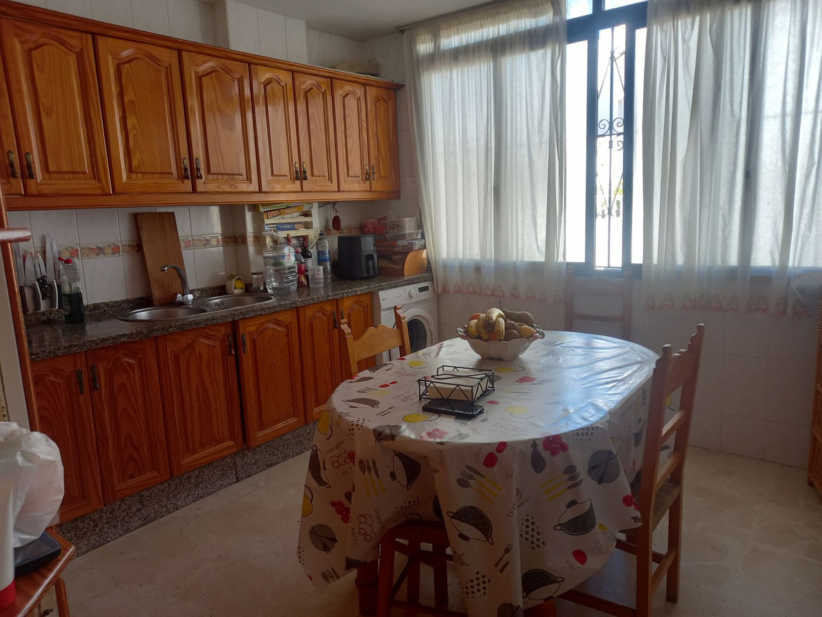 4 Bed Townhouse for sale in Estepona Costa Del Sol, Málaga, Spain