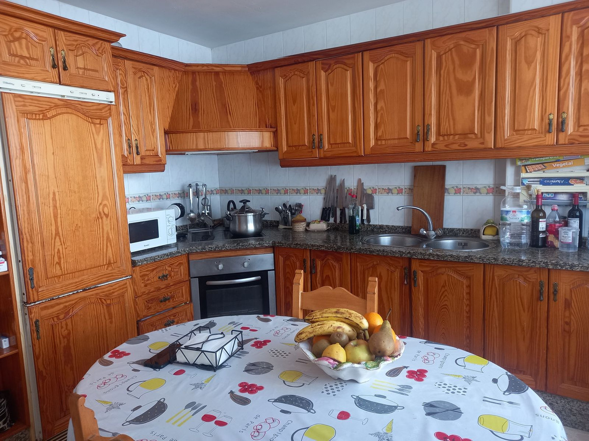4 Bed Townhouse for sale in Estepona Costa Del Sol, Málaga, Spain