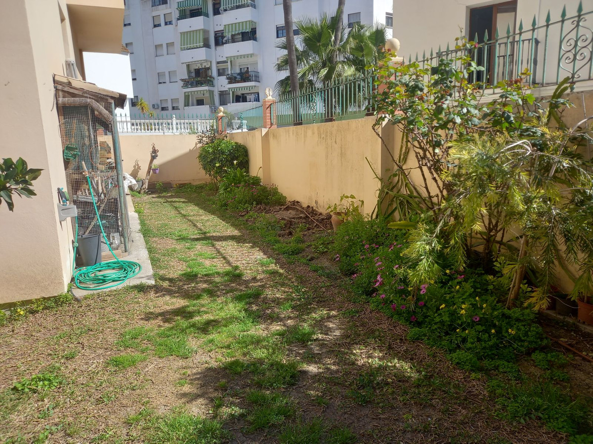 4 Bed Townhouse for sale in Estepona Costa Del Sol, Málaga, Spain