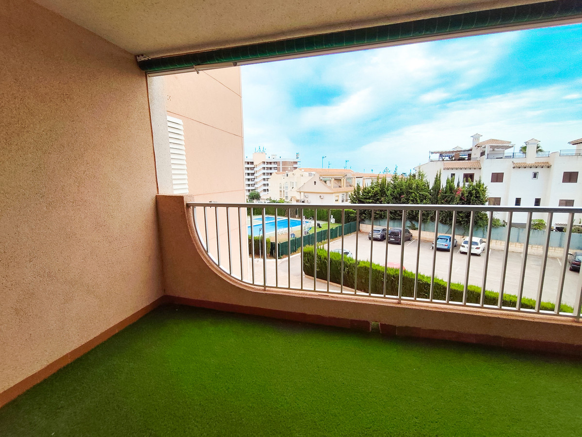Se vende Apartamento Planta Baja de 3 dormitorios en Costa Blanca, Alicante, España