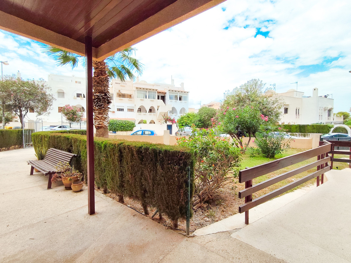 Se vende Apartamento Planta Baja de 3 dormitorios en Costa Blanca, Alicante, España