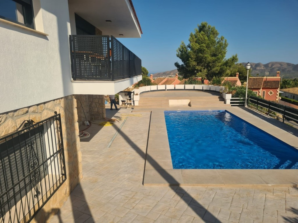 5 Bed Townhouse for sale in La Nucia Costa Blanca, Alicante, Spain