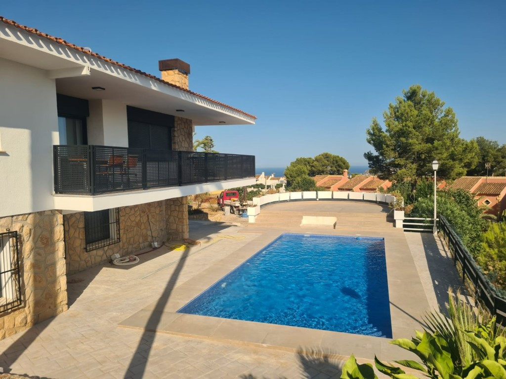 5 Bed Townhouse for sale in La Nucia Costa Blanca, Alicante, Spain