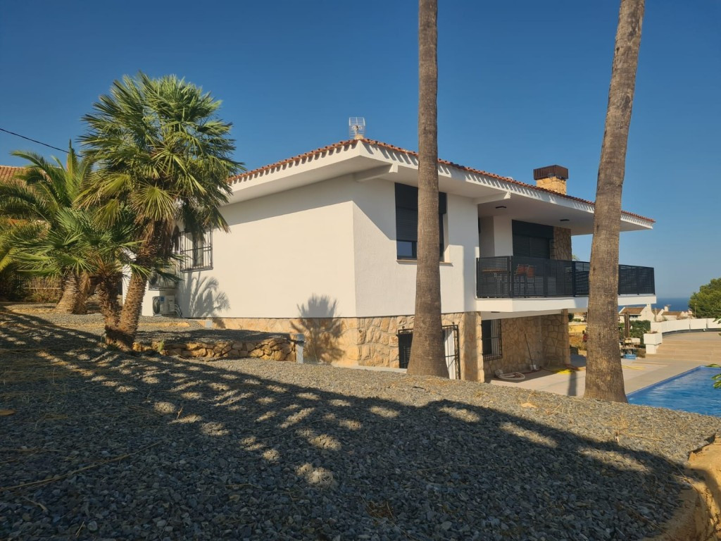 5 Bed Townhouse for sale in La Nucia Costa Blanca, Alicante, Spain