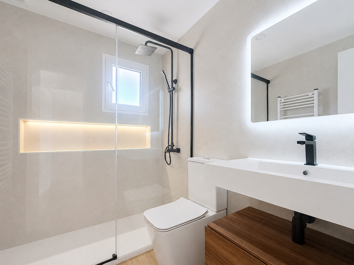 2 Bed Apartment for sale in Estepona Costa Del Sol, Málaga, Spain