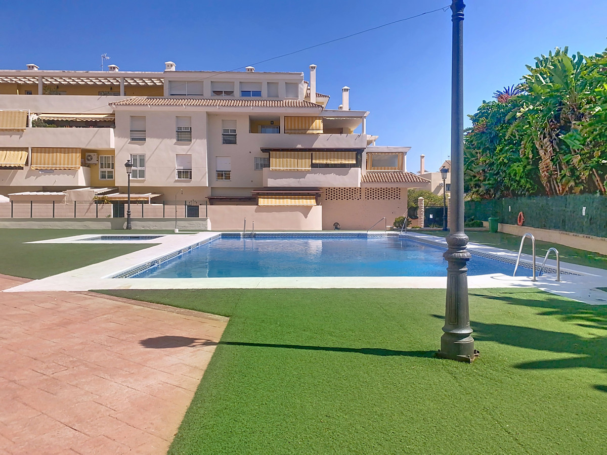 2 Bed Apartment for sale in Estepona Costa Del Sol, Málaga, Spain
