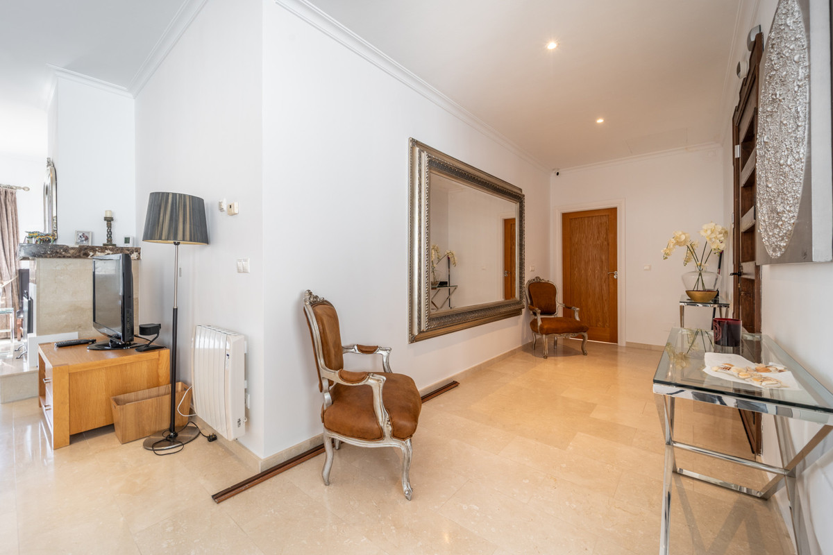 4 Bed Townhouse for sale in Istán Costa Del Sol, Málaga, Spain