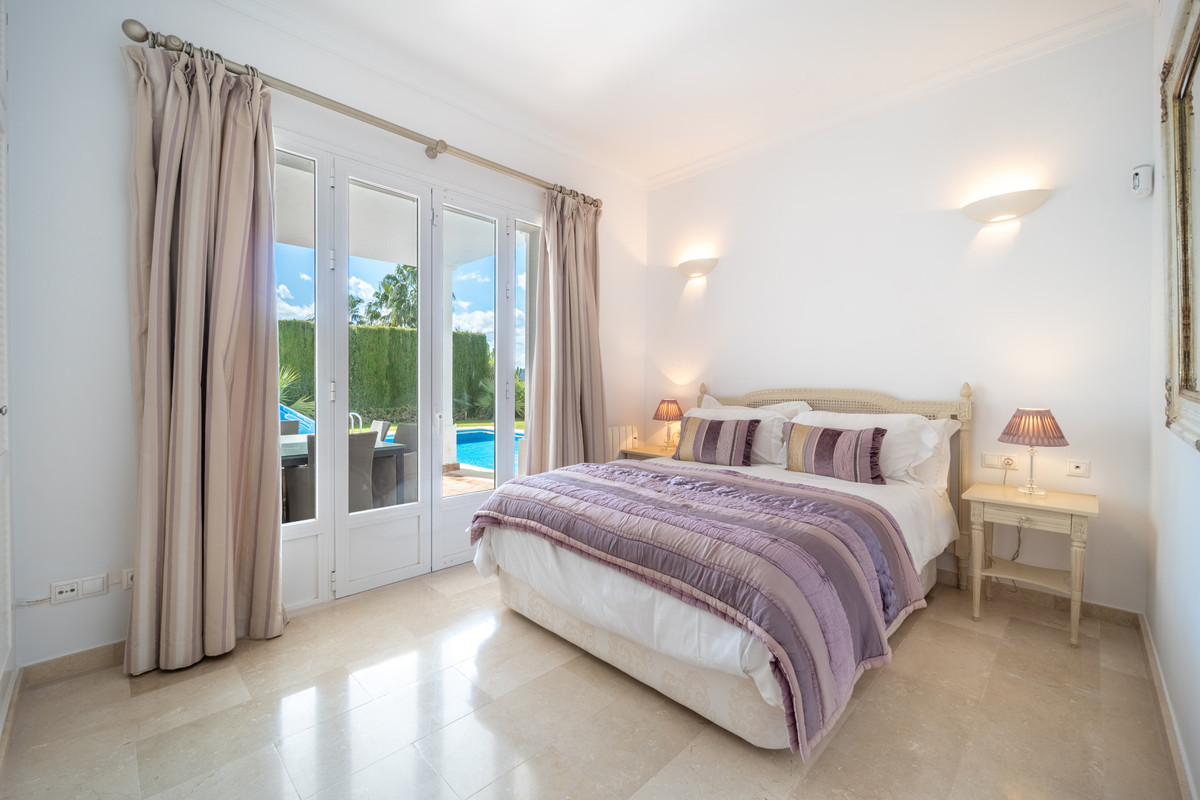 4 Bed Townhouse for sale in Istán Costa Del Sol, Málaga, Spain