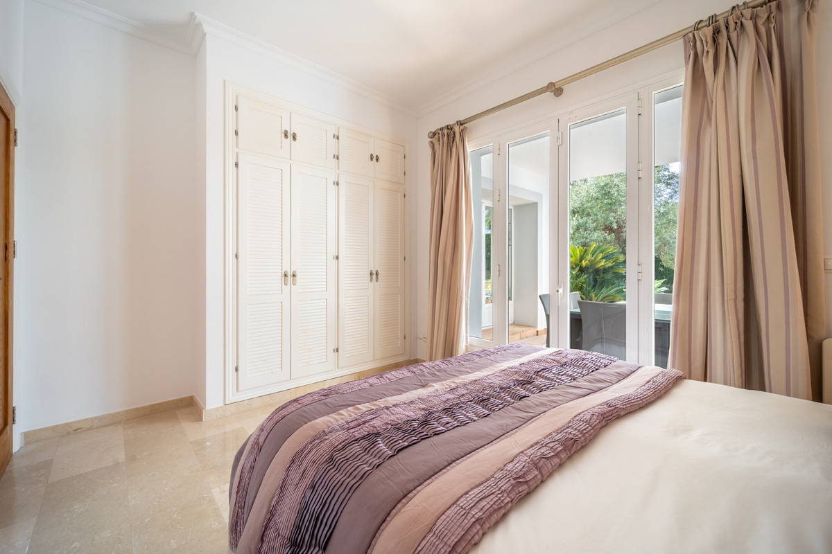 4 Bed Townhouse for sale in Istán Costa Del Sol, Málaga, Spain