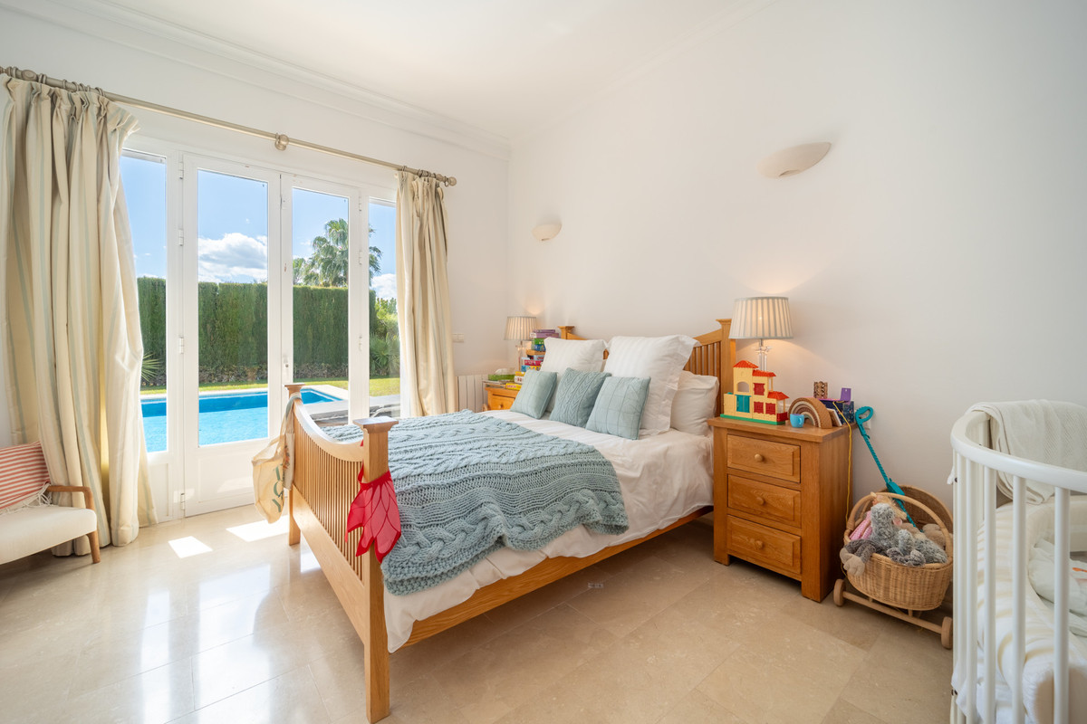 4 Bed Townhouse for sale in Istán Costa Del Sol, Málaga, Spain