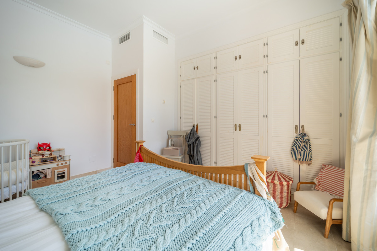 4 Bed Townhouse for sale in Istán Costa Del Sol, Málaga, Spain