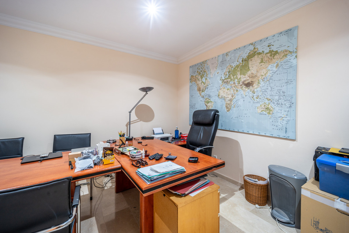 4 Bed Townhouse for sale in Istán Costa Del Sol, Málaga, Spain