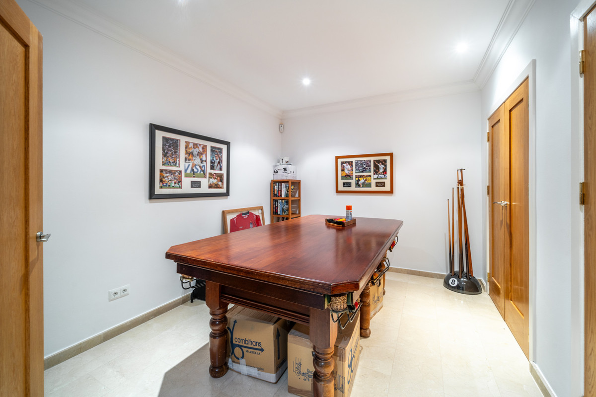 4 Bed Townhouse for sale in Istán Costa Del Sol, Málaga, Spain