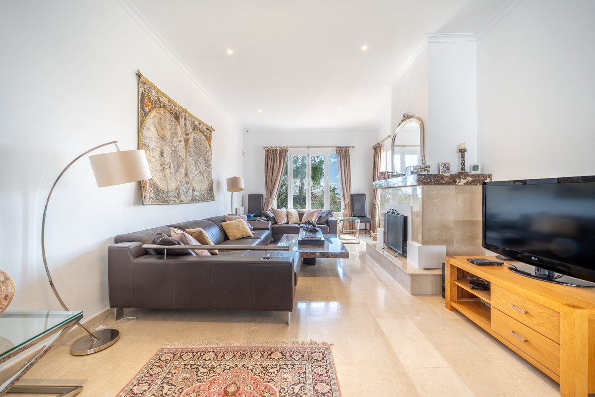 4 Bed Townhouse for sale in Istán Costa Del Sol, Málaga, Spain