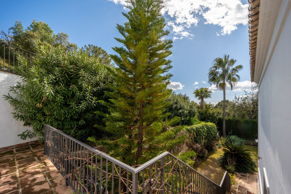 4 Bed Townhouse for sale in Istán Costa Del Sol, Málaga, Spain