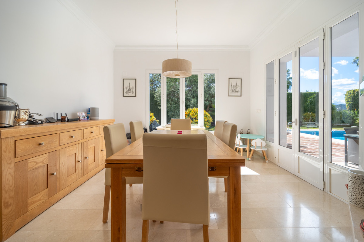 4 Bed Townhouse for sale in Istán Costa Del Sol, Málaga, Spain