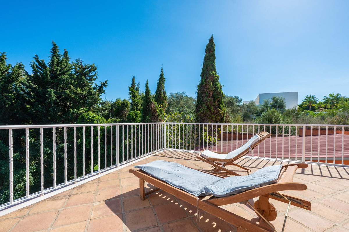 Se vende Villa - Chalet de 5 dormitorios en Costa Del Sol, Cadiz, España