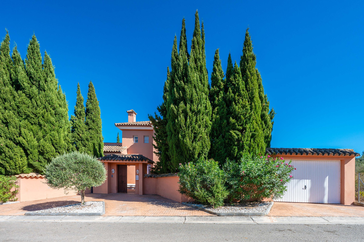 Se vende Villa - Chalet de 5 dormitorios en Costa Del Sol, Cadiz, España