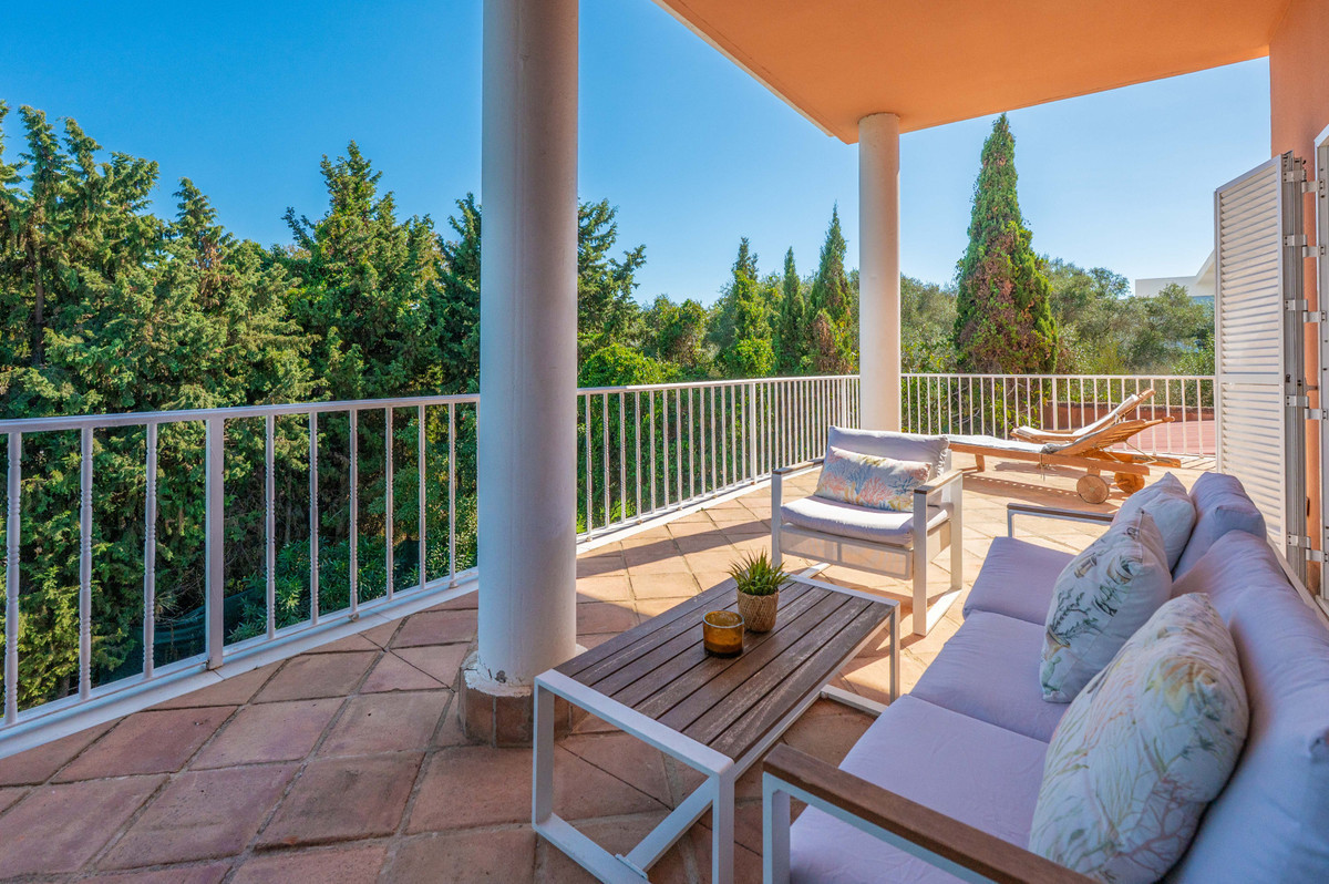 Se vende Villa - Chalet de 5 dormitorios en Costa Del Sol, Cadiz, España