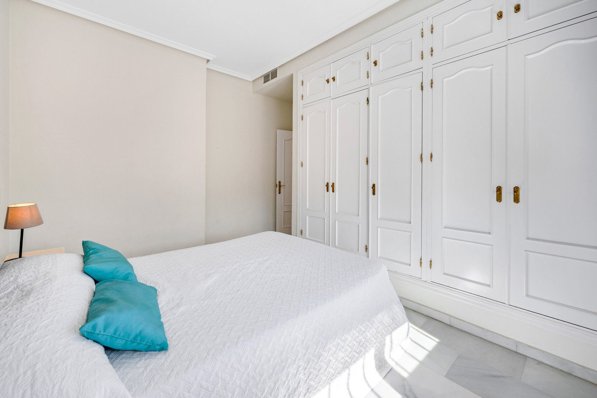 Se vende Villa - Chalet de 5 dormitorios en Costa Del Sol, Cadiz, España