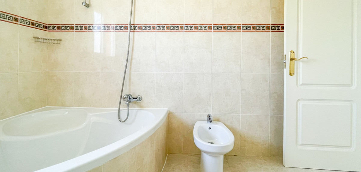 3 Bed Townhouse for sale in Dona Pepa Costa Blanca, Alicante, Spain