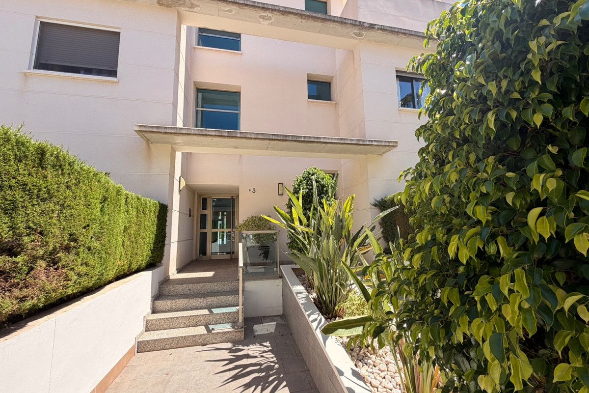 2 Bed Apartment for sale in Dona Pepa Costa Blanca, Alicante, Spain