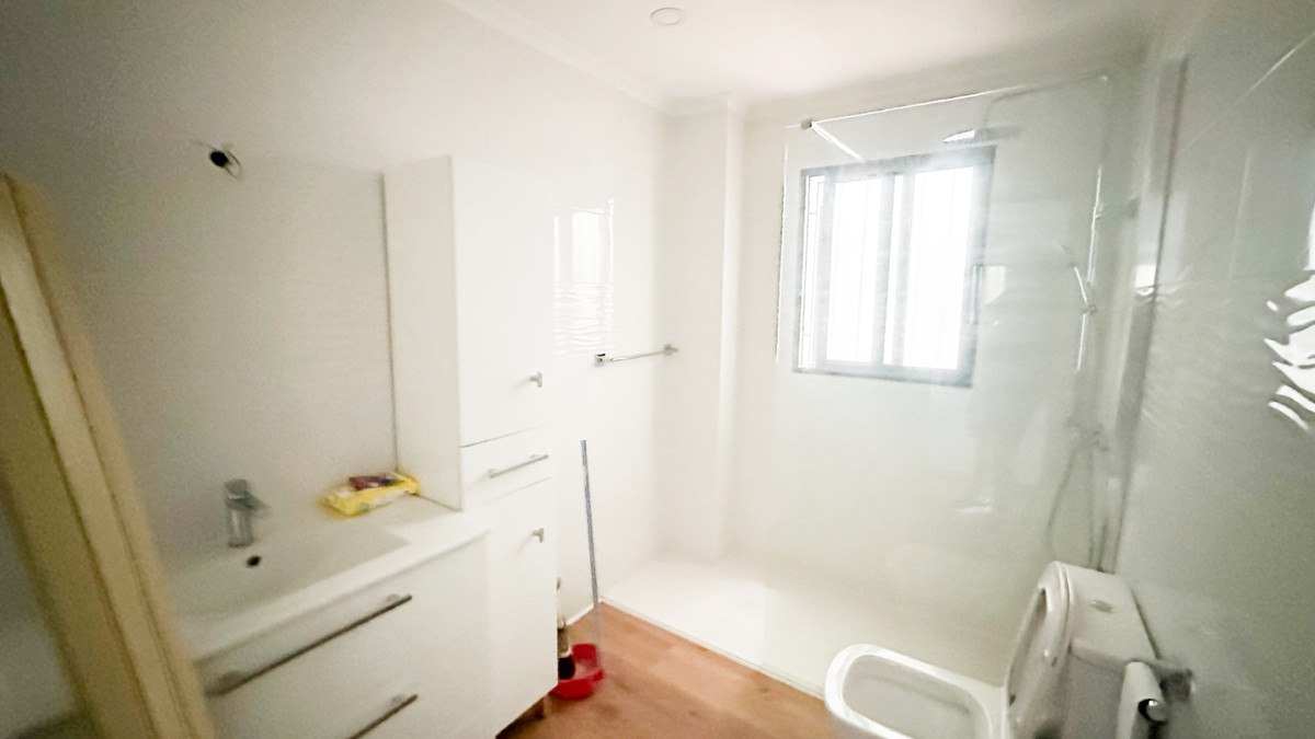 2 Bed Apartment for sale in Playa De Los Locos Costa Blanca, Alicante, Spain