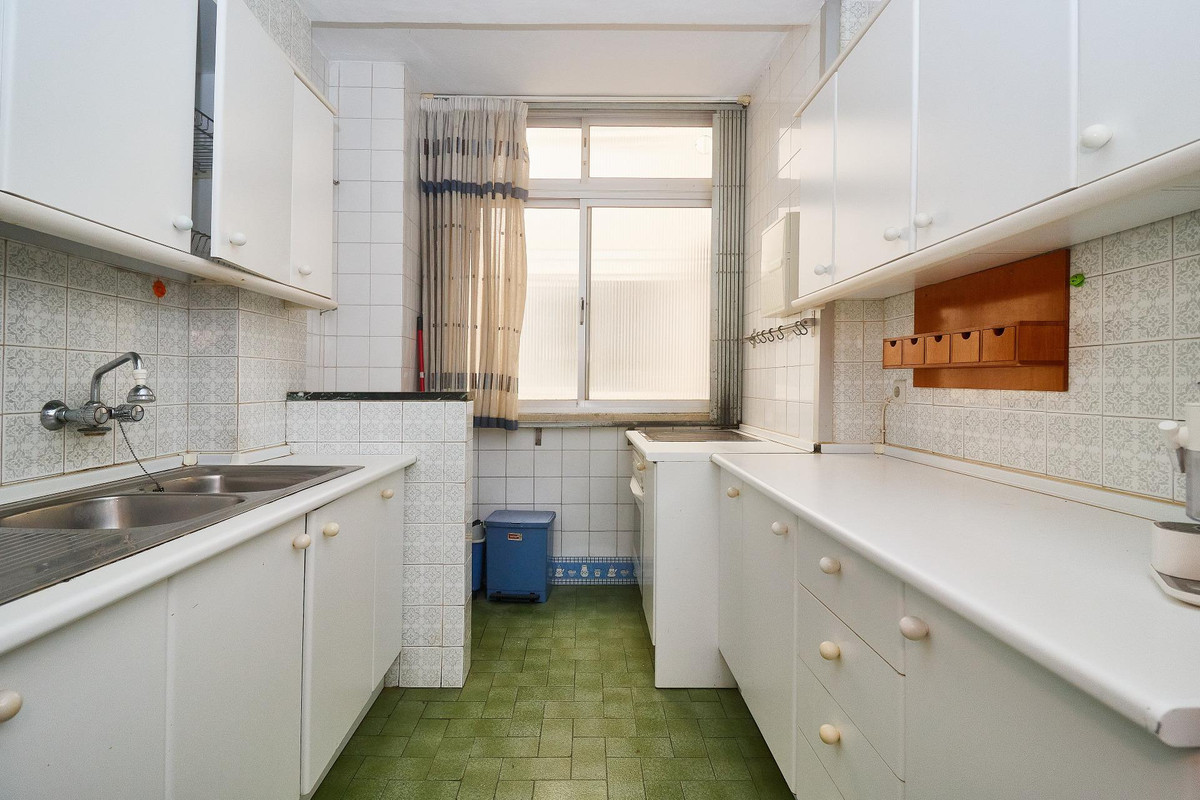3 Bed Apartment for sale in Fuengirola Costa Del Sol, Málaga, Spain