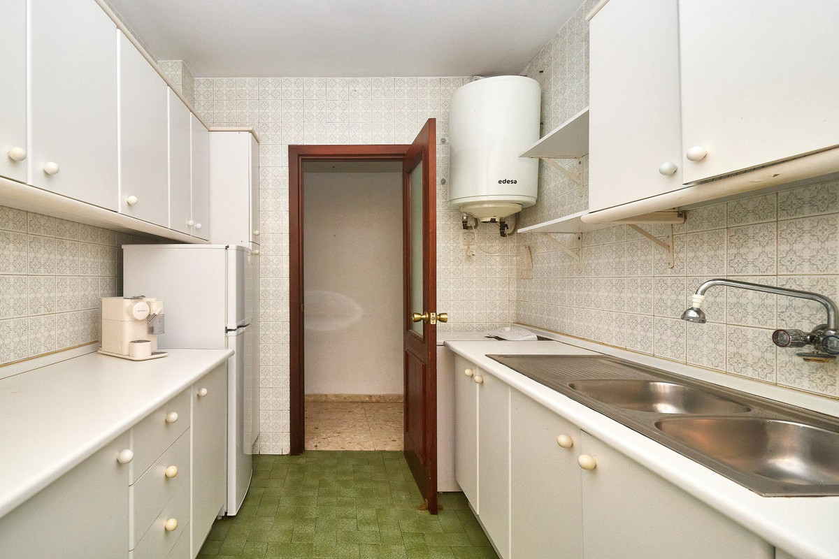 3 Bed Apartment for sale in Fuengirola Costa Del Sol, Málaga, Spain