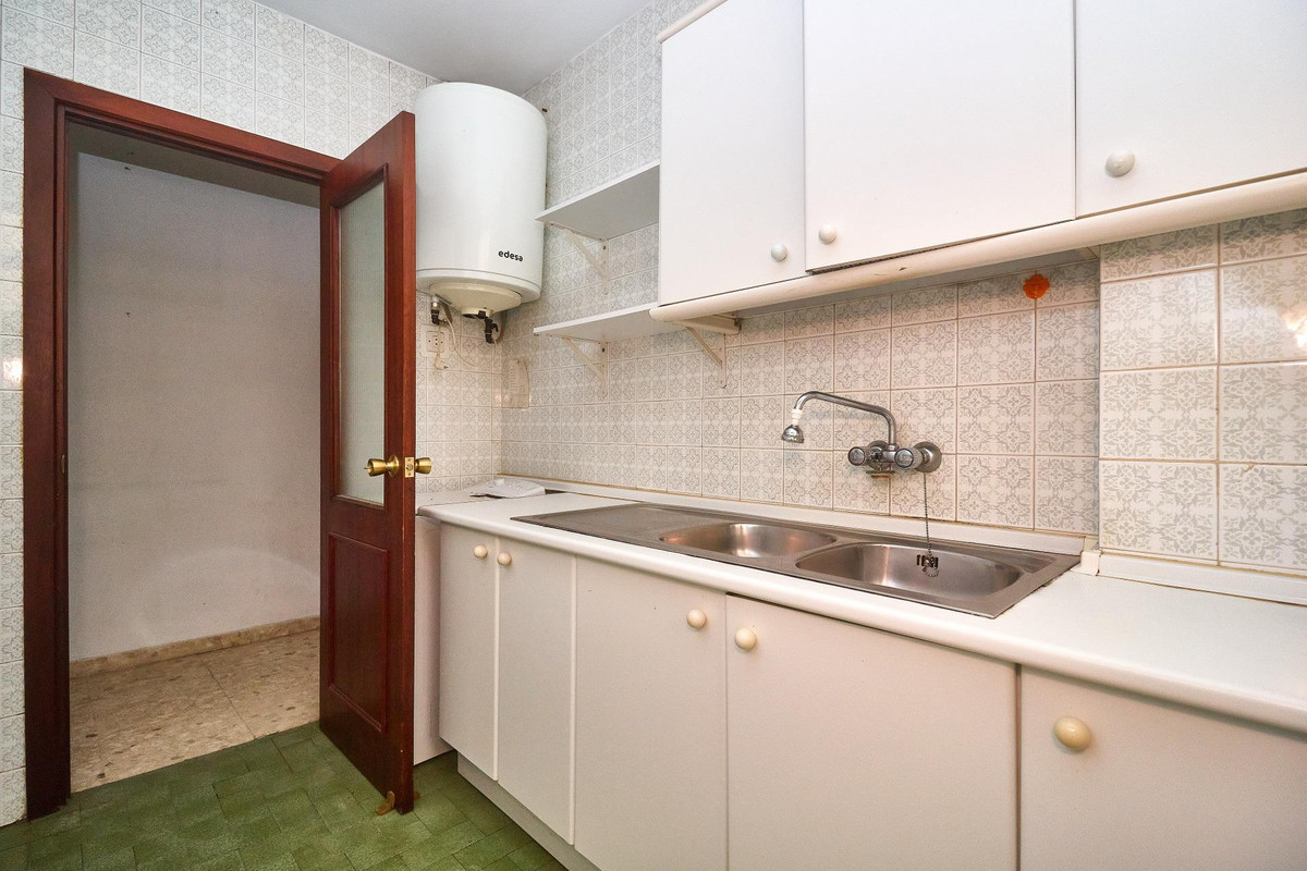 3 Bed Apartment for sale in Fuengirola Costa Del Sol, Málaga, Spain