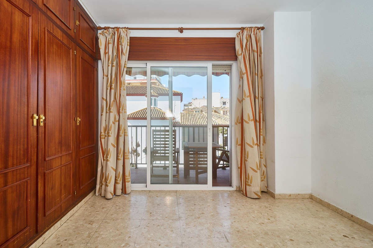 3 Bed Apartment for sale in Fuengirola Costa Del Sol, Málaga, Spain