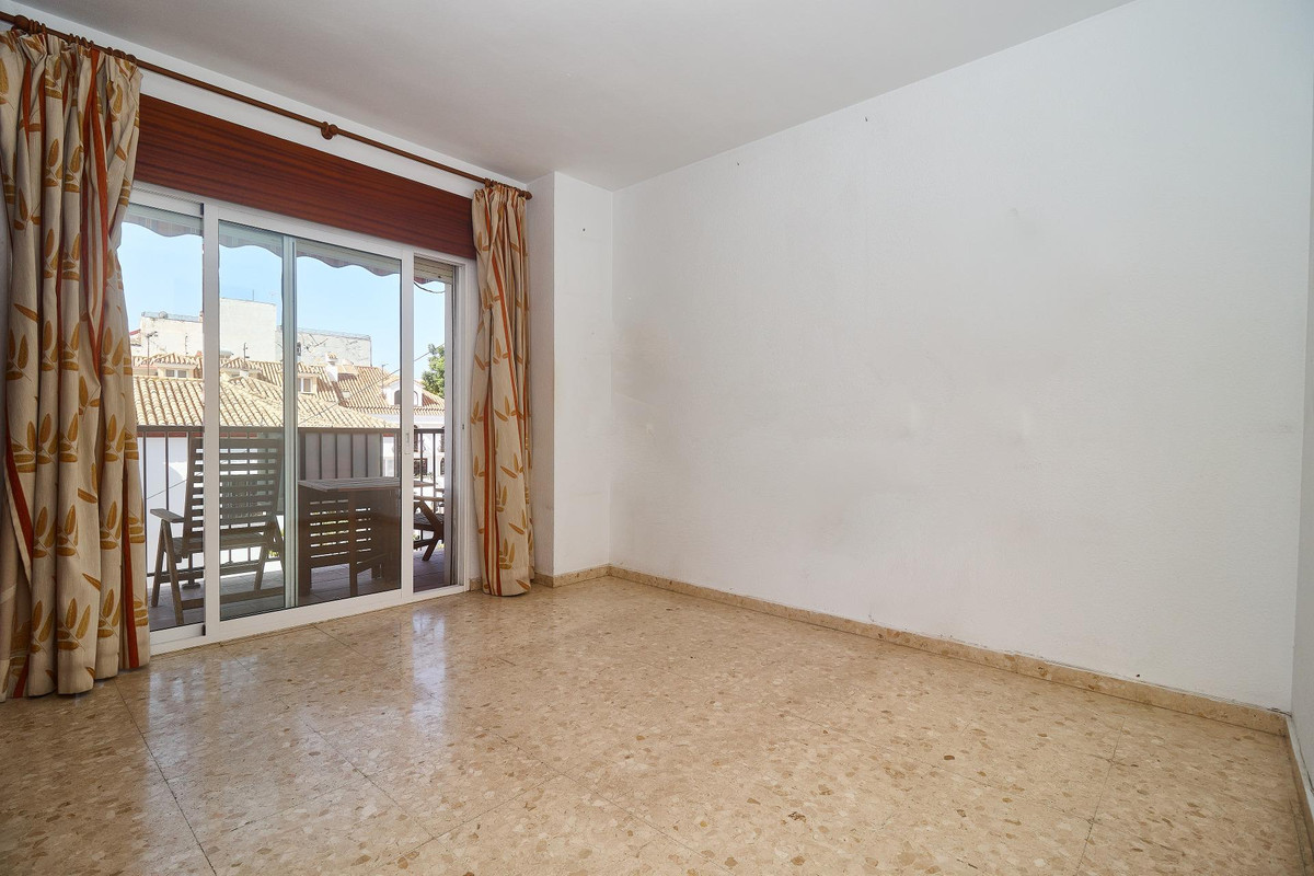 3 Bed Apartment for sale in Fuengirola Costa Del Sol, Málaga, Spain