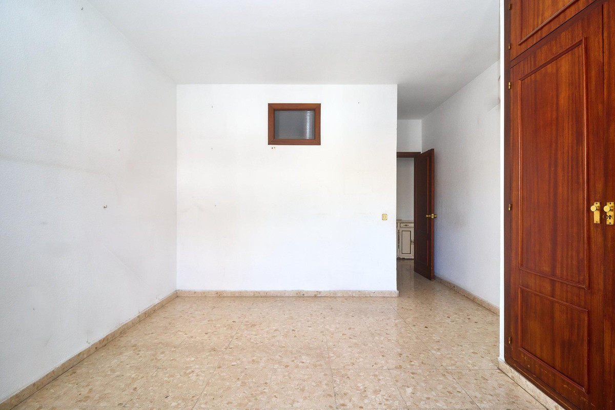 3 Bed Apartment for sale in Fuengirola Costa Del Sol, Málaga, Spain