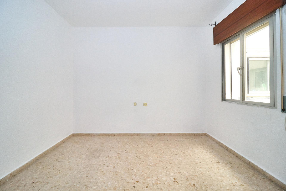 3 Bed Apartment for sale in Fuengirola Costa Del Sol, Málaga, Spain