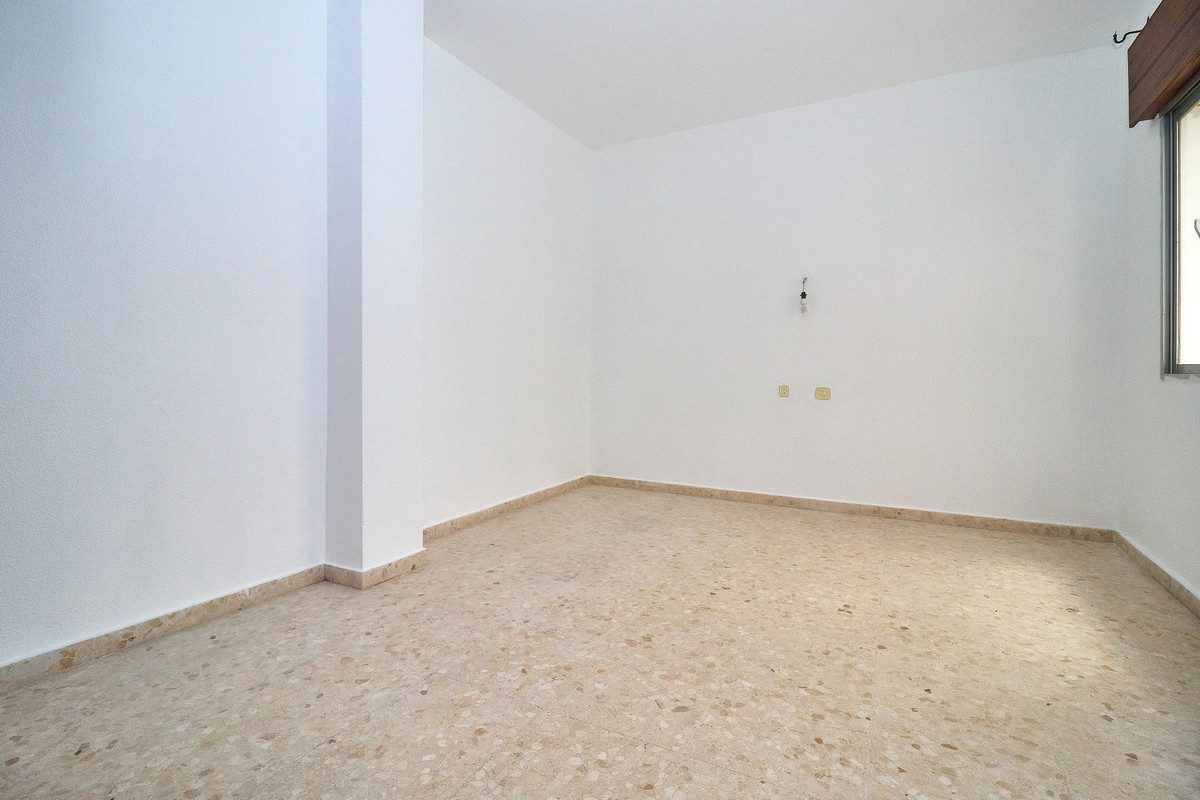 3 Bed Apartment for sale in Fuengirola Costa Del Sol, Málaga, Spain