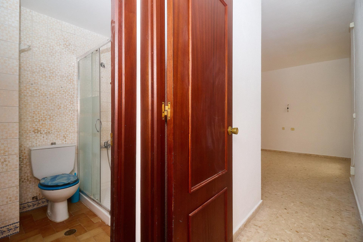 3 Bed Apartment for sale in Fuengirola Costa Del Sol, Málaga, Spain