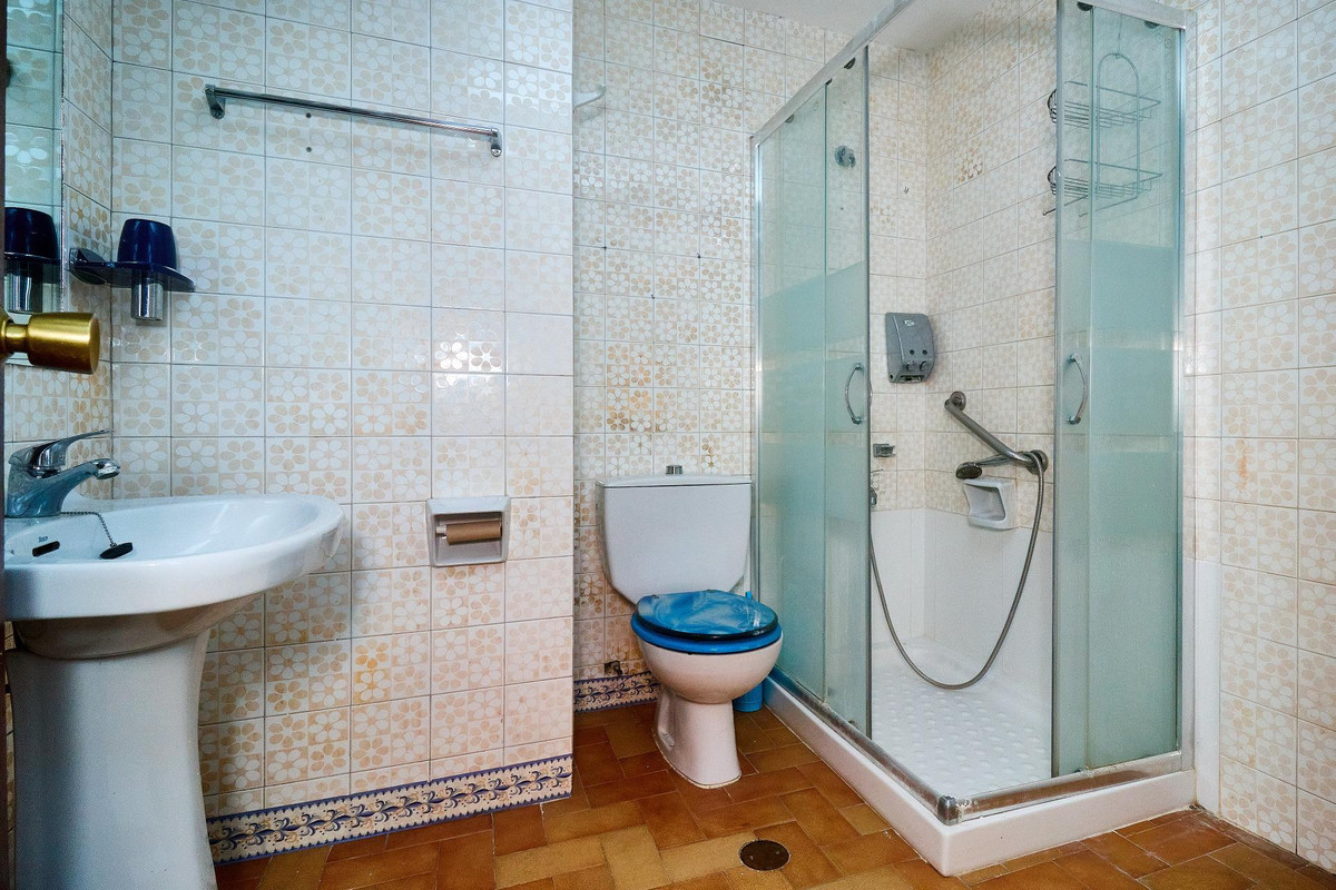 3 Bed Apartment for sale in Fuengirola Costa Del Sol, Málaga, Spain