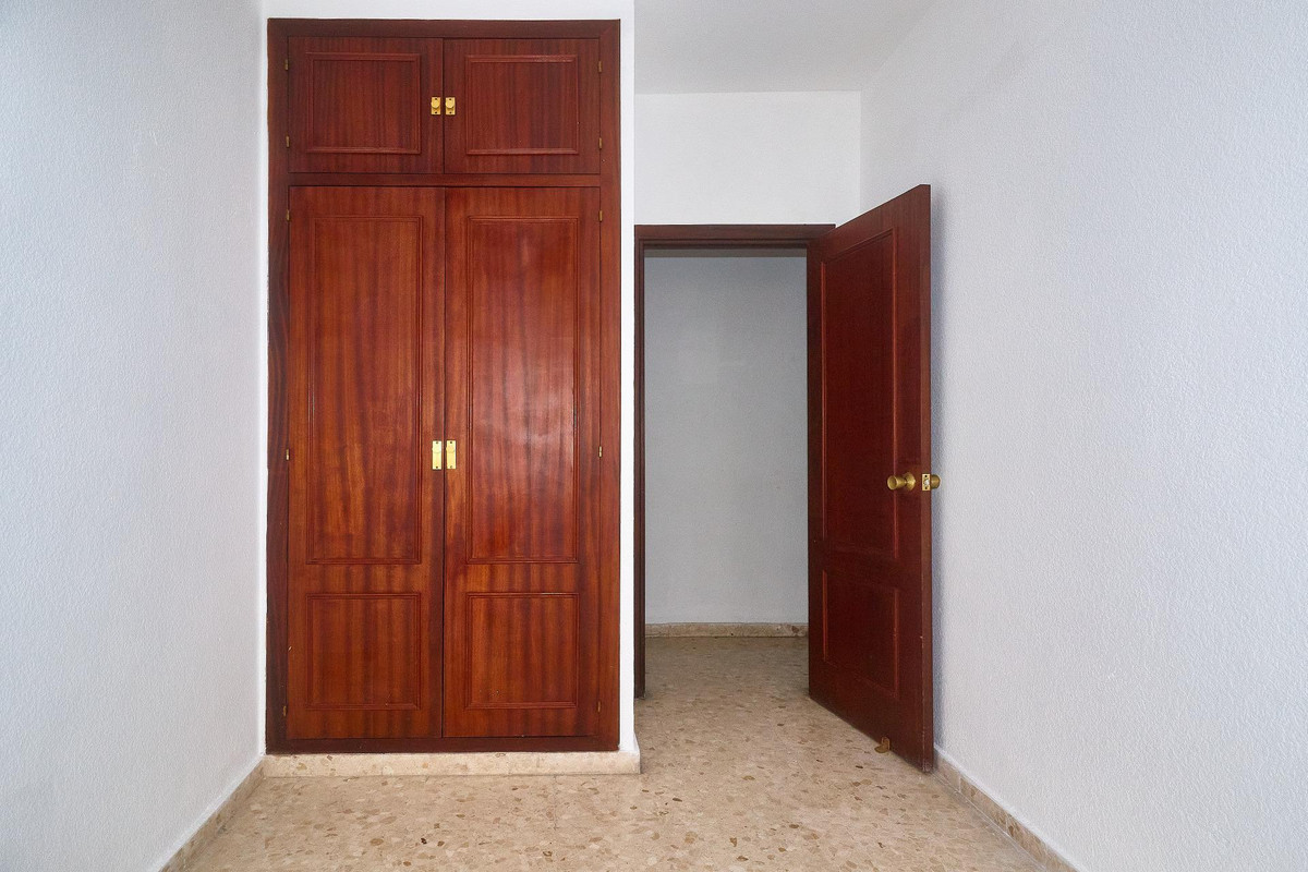 3 Bed Apartment for sale in Fuengirola Costa Del Sol, Málaga, Spain