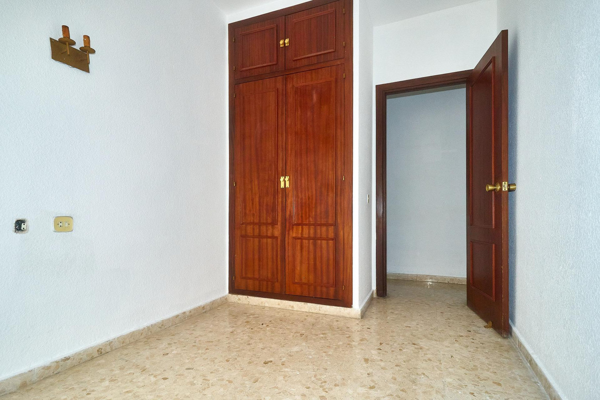 3 Bed Apartment for sale in Fuengirola Costa Del Sol, Málaga, Spain