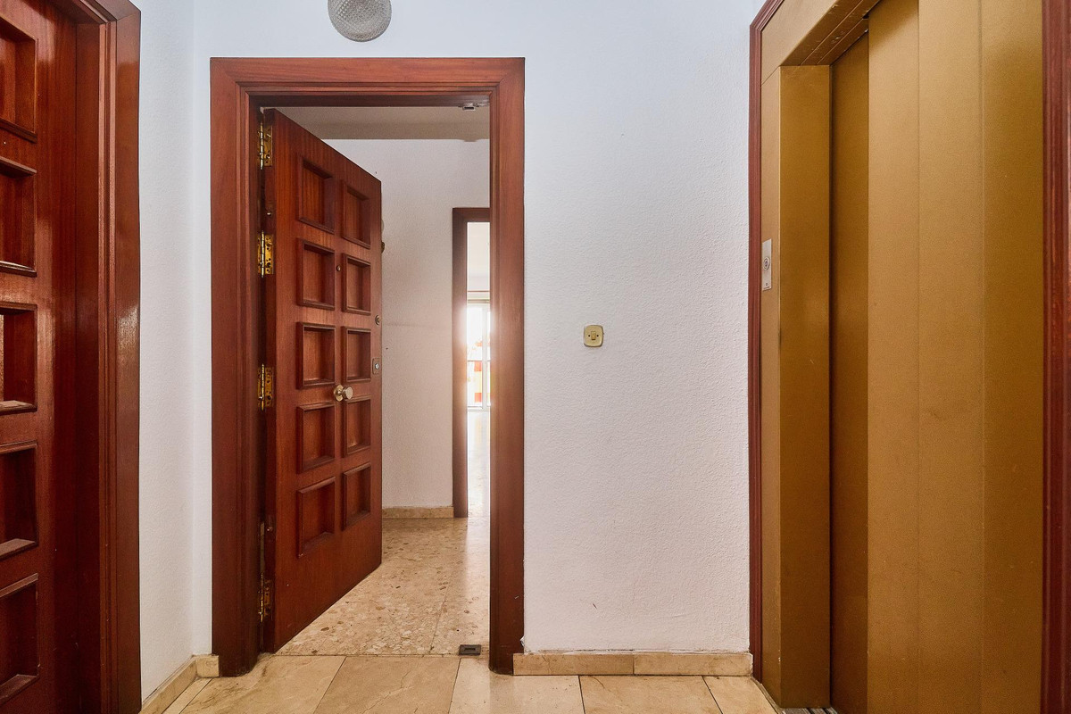3 Bed Apartment for sale in Fuengirola Costa Del Sol, Málaga, Spain
