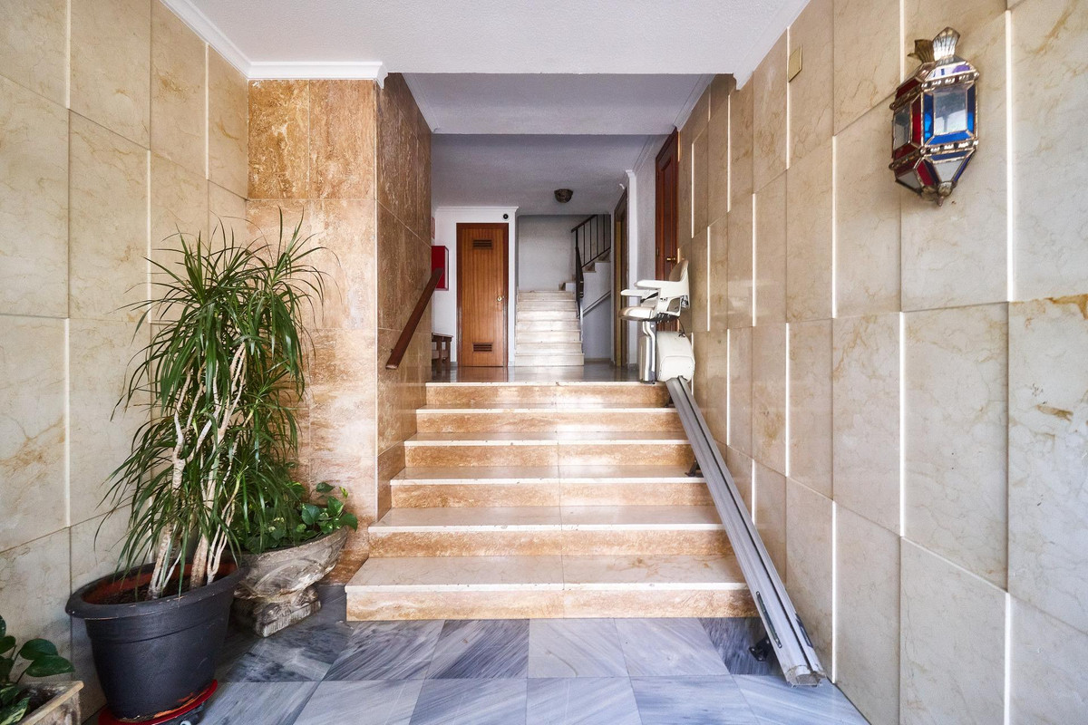 3 Bed Apartment for sale in Fuengirola Costa Del Sol, Málaga, Spain