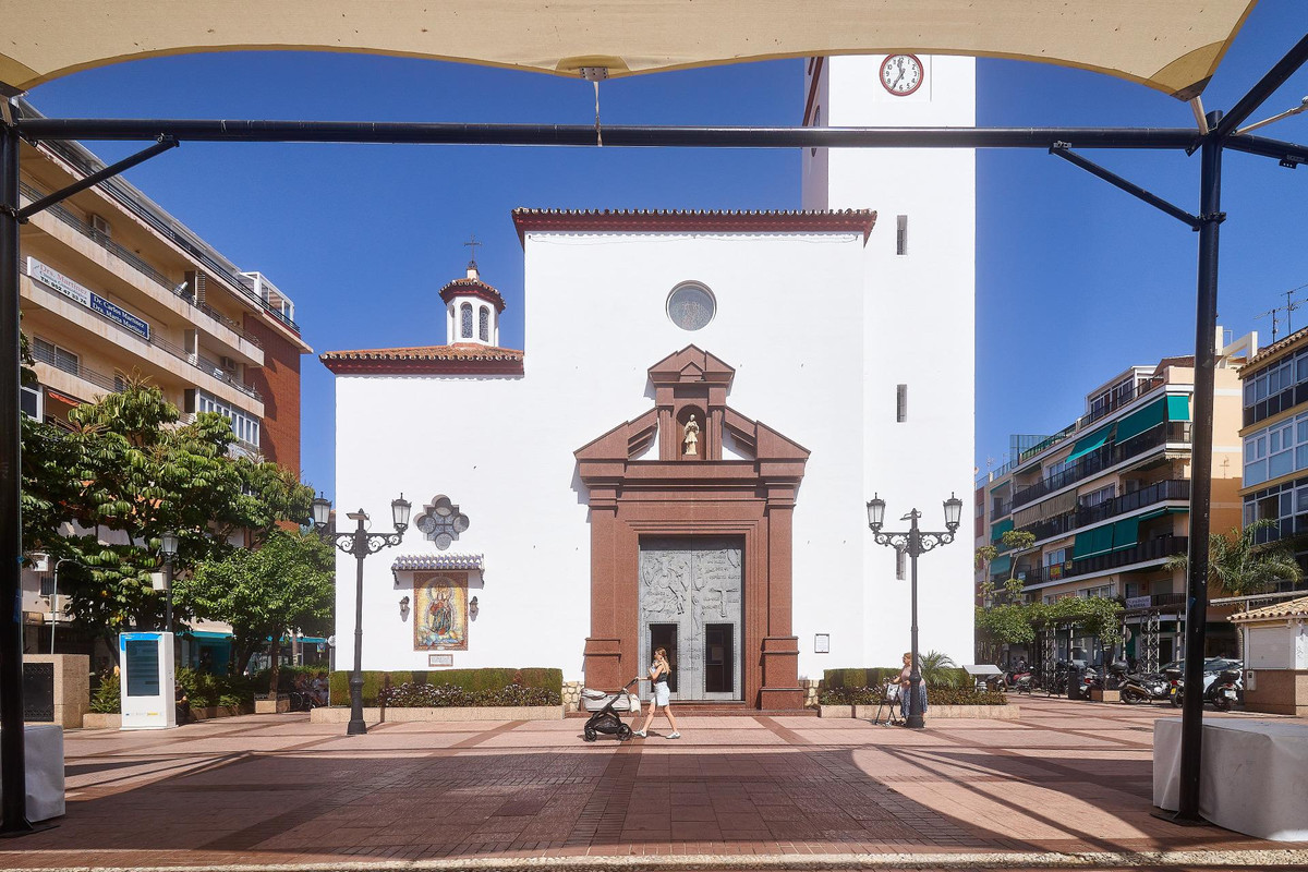 3 Bed Apartment for sale in Fuengirola Costa Del Sol, Málaga, Spain
