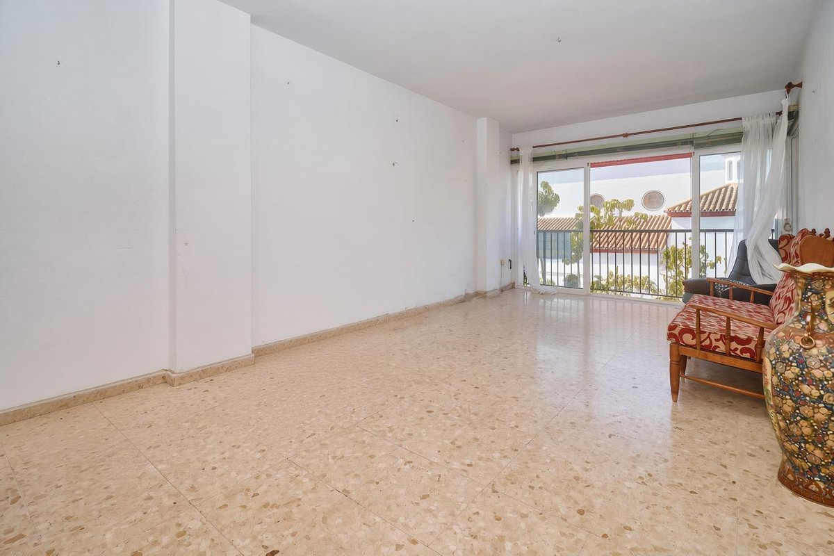 3 Bed Apartment for sale in Fuengirola Costa Del Sol, Málaga, Spain