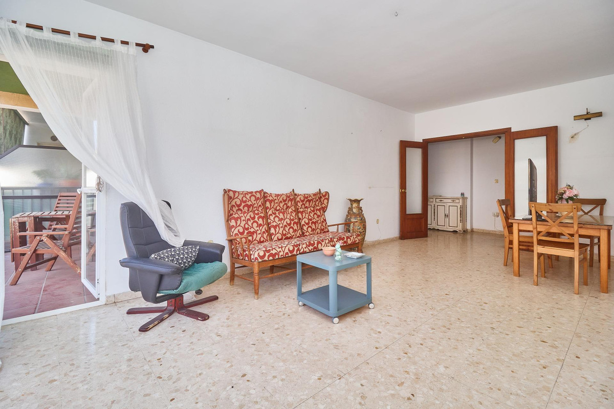 3 Bed Apartment for sale in Fuengirola Costa Del Sol, Málaga, Spain